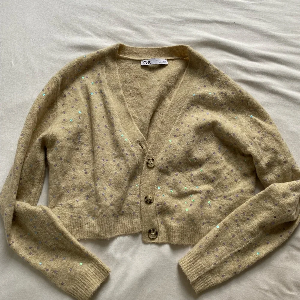 Cardigan - Picture 1 of 1